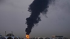 Na leti�ti v Dubaji do�lo k p�eru�ení letového provozu kv�li nárazu dronu do...