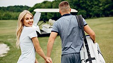 Není divu, �e mnoho pár� si z golfu vytvo�í víkendový program. Dopoledne hra,...