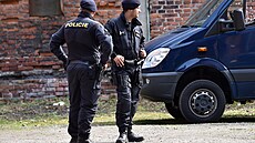 Policisté pátrali v okolí Landeku po chlapci, který se v nevrátil z plesu. (15....