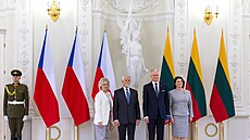 Prezident �eské republiky Petr Pavel, jeho man�elka Eva Pavlová, litevský...
