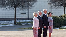 Prezident �eské republiky Petr Pavel, jeho man�elka Eva Pavlová, litevský...