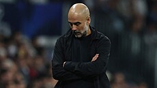 Zklamaný trenér Manchesteru City Pep Guardiola v zápase s Realem Madrid.