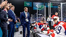 Zklamaní �e�tí parahokejisté po proh�e v zápase o bronz proti �ín�.