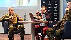 N�mecký generální inspektor Carsten Breuer a Karel �ehka hovo�ili o obranné...