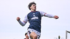 Filip Lissah z Falkirku oslavuje gól.