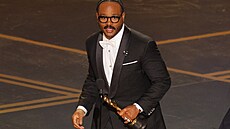 Ryan Coogler p�eb�r� Oscara za nejlep�� p�vodn� sc�n��, tedy film H��n�ci (15....