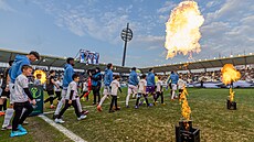 Zahájení zápasu FC Hradec Králové a Baníku Ostrava v mal�ovické arén� (4....