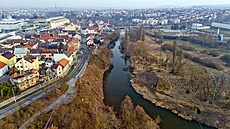 Místo p�ipravené pro budoucí lávku, která p�ekro�í �eku Radbuzu v...