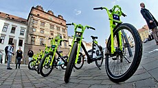 Plze� spou�tí novou slu�bu sdílených elektrokol Pilsen Bike, která roz�í�í...