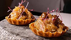 AMUSE-BOUCHE! Speciální p�ekvapení od �éfkucha�e. Cibulový ko�í�ek. Monastiq...
