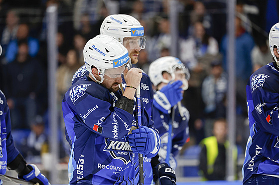 Smutný Jakub Flek (Kometa Brno) po prohraném zápase s Pardubicemi.
