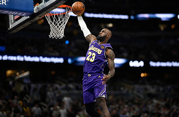 James má v NBA další rekord, Durant předstihl Jordana mezi střelci