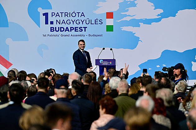 „Lidé jako on se rodí jednou za pět set let.“ Macinka v Maďarsku velebil Orbána