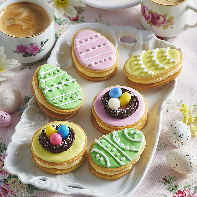 Velikonoční mandlové sušenky s tvarohem: Recept na veselá vajíčka a hnízdečka