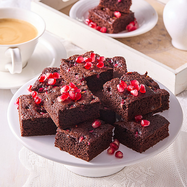 Vláčné čokoládové brownies: Recept s osvěžujícím granátovým jablkem