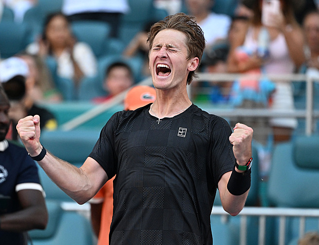 Jaký otec, takový syn. Korda po výhře nad Alcarazem připomněl výraz slavného táty