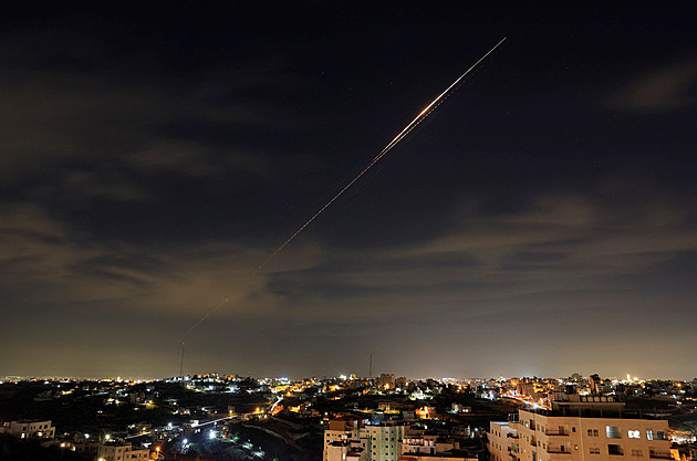 Izraelci znovu udeřili v Teheránu, obyvatelé hlásili silné exploze