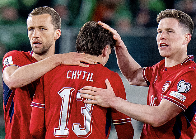 Přišel na penalty, pryč musel na nosítkách. Szmodics po střetu strávil noc v nemocnici