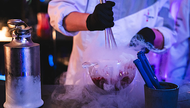 Vařil pro Menzela i tisíce hostů. Jak se rodí šéfkuchař a proč je důležitá disciplína