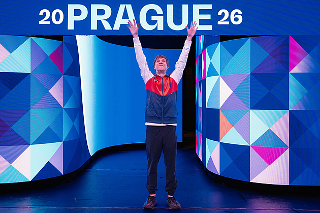 Super, zatrénuju si s Malininem. Čtveráky mi jdou, říká Reshtenko na pražském MS