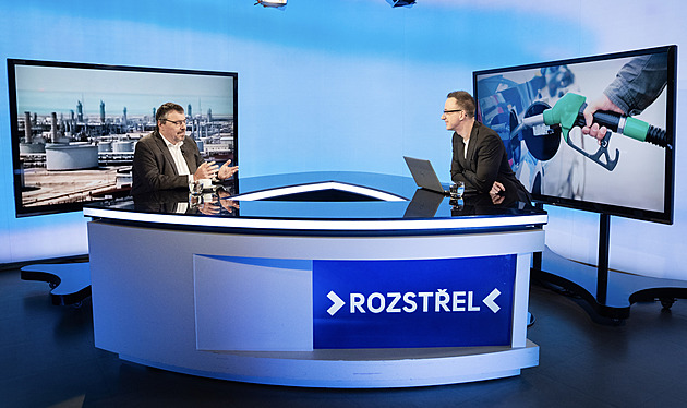 Fialova vláda nakoupila benzinky, proč teď na nich stát nesníží marže? ptá se Singer