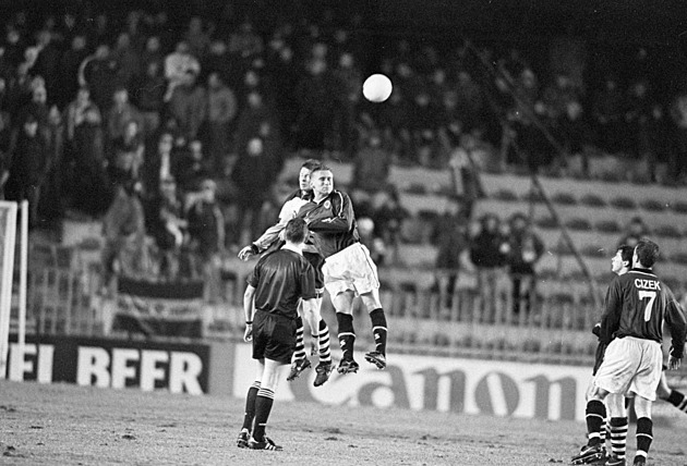 Sparťanské domácí debakly v pohárech: šok se Steauou i nejvyšší příděl od Atlétika