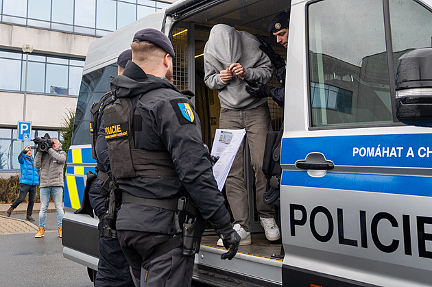 Někteří z obviněných v sázkařské kauze měli způsobit škodu přes deset milionů Někteří z obviněných v sázkařské kauze měli způsobit škodu přes deset milionů