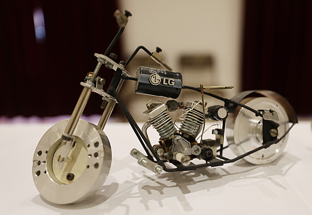 Zvířata z převodovek i obří kanon Dora. Budějovická Beseda ukazuje krásu industriálu