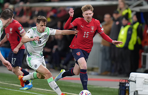 Kdysi vyloučil Holeše, teď švédský sudí naštval Daridu. Přísná penalta, řekl Kadlec