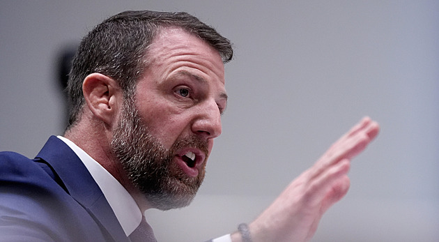 Senát USA schválil nástupce Noemové. Bývalý MMA bojovník chce zmírnit zásahy ICE Senát USA schválil nástupce Noemové. Bývalý MMA bojovník chce zmírnit zásahy ICE