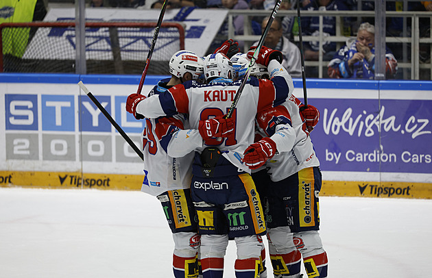 ONLINE: Pardubice hrají o mečbol, rychle opět vedou. Sparta skóruje v Holešovicích ONLINE: Pardubice hrají o mečbol, rychle opět vedou. Sparta skóruje v Holešovicích