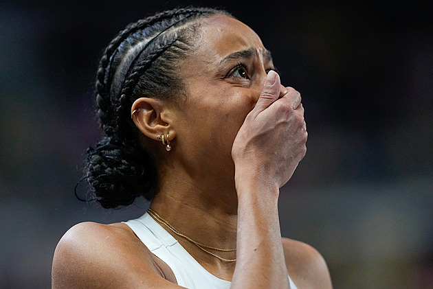 Zlatá Manuel a bronzová Švábíková jsou v Česku. Jak se ohlížejí za halovým MS?