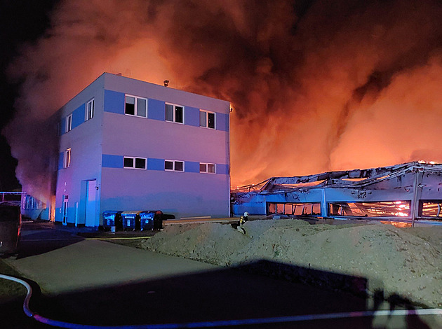 V pardubické hale, kde hořelo, se drony pro Izrael nikdy nevyráběly, uvedla firma