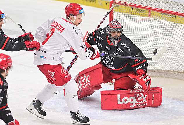 ONLINE: Hradec srovnává proti Třinci, Vary přišly v Liberci o vedení ONLINE: Hradec srovnává proti Třinci, Vary přišly v Liberci o vedení