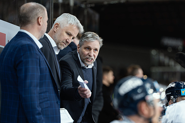 Střílíme se do nohy, štve Jandače. Jeho bek ale jistě ohlásil: Třetí mečbol bude vítězný! Střílíme se do nohy, štve Jandače. Jeho bek ale jistě ohlásil: Třetí mečbol bude vítězný!