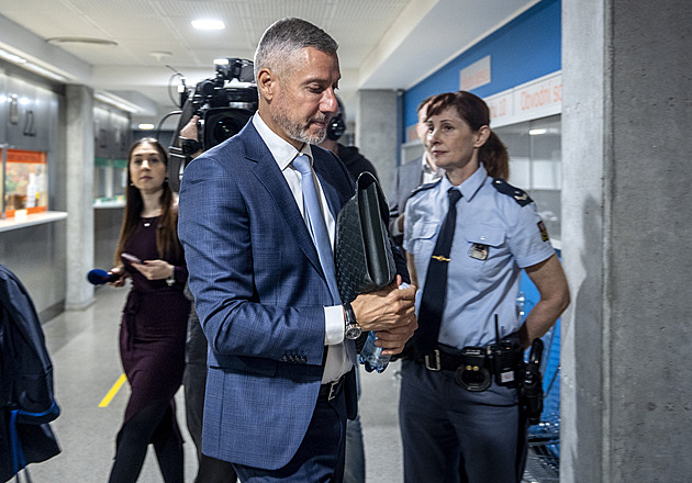 Dozimetr opět u soudu. O úplatcích nevím, vypověděl šéf CPI Group