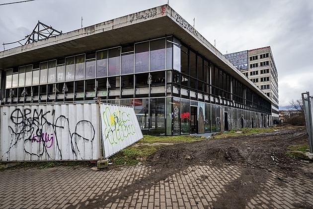 Dostavba Nové Palmovky se opět může zdržet. Firma vyloučená z tendru podala námitku Dostavba Nové Palmovky se opět může zdržet. Firma vyloučená z tendru podala námitku