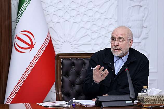 Íránci chtějí vyjednávat, ale bojí se, prohlásil Trump. Teherán to popírá