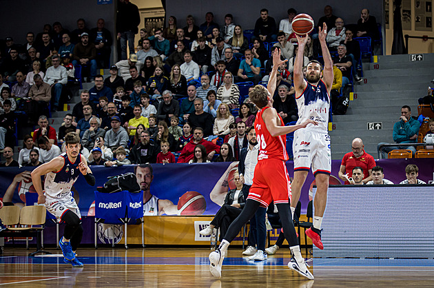 Brno rozhodlo šlágr s Pardubicemi v poslední čtvrtině, Děčín přetlačil Ostravu Brno rozhodlo šlágr s Pardubicemi v poslední čtvrtině, Děčín přetlačil Ostravu