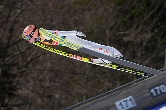 Rakouští skokané vyhráli závod družstev v Planici, domácí favorité zaostali