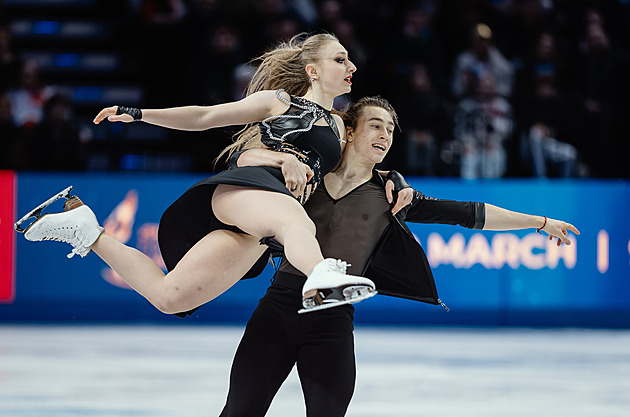 Taschlerovi i Mrázkovi postoupili v Praze do volných tanců, úvod MS ovládli favorité