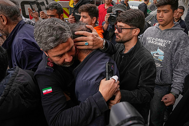 Odsuďte ostřelování univerzit, nebo se zaměříme na vaše, hrozí Írán Spojeným státům