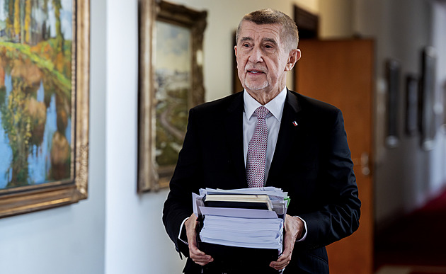 Mají na to právo, já to respektuji, řekl premiér Babiš k protestu na Letné