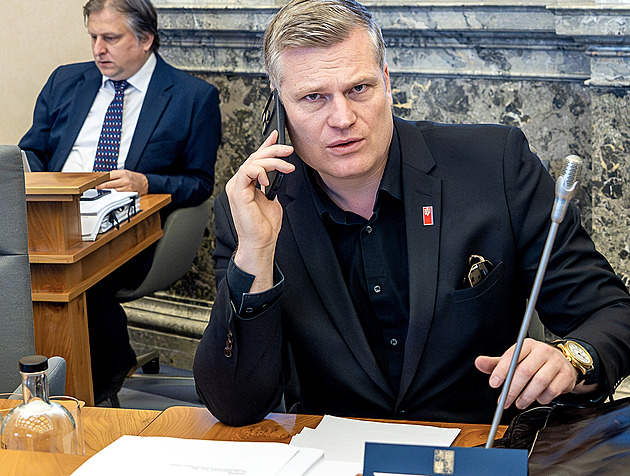 NBÚ zkoumá Turkovy výroky. Promluvil o důvěrných informacích, které neměl znát