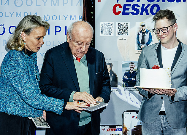 Musela jsem Dádě domluvit, prozradila kmotra Anny Julie Slováčkové