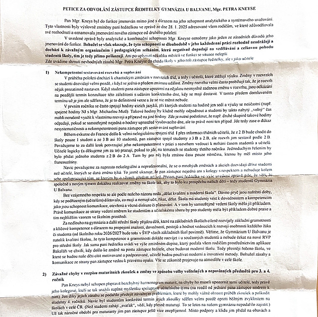 Diktátorské praktiky a nulová empatie, stěžují si. Jablonecké gymnázium zvažuje i stávku