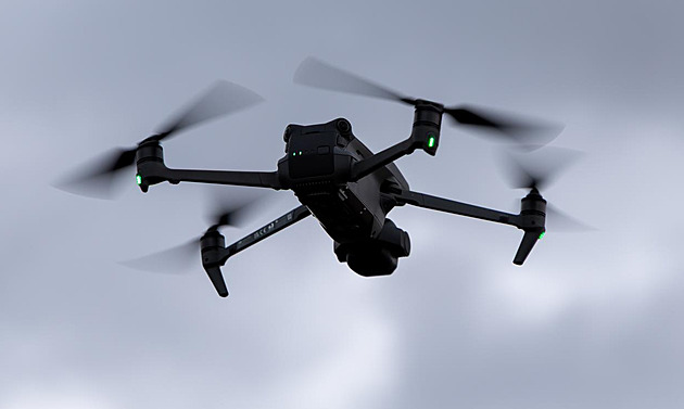 Letadlo nad Prahou ohrožoval dron. Byl o kilometr výš, než je povoleno