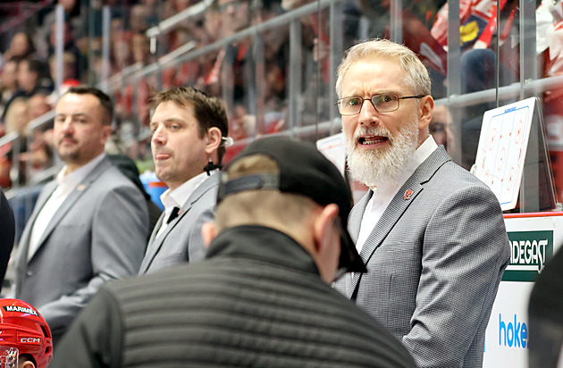 Mečboly se nekonají. Liberec přehrál Vary, Třinec doma nestačil na Hradec