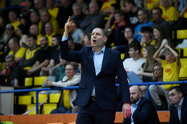 V Lize mistrů čtvrtfinále, doma tři prohry za týden. Amiel: Máme teď hlavy jinde V Lize mistrů čtvrtfinále, doma tři prohry za týden. Amiel: Máme teď hlavy jinde