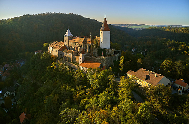 Zvítězí Věrní, nebo Zrádci? Na Křivoklátě skončilo natáčení nové série Zrádců